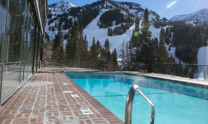 Salt Lake Mountain Resorts Apartment | Christmas at Snowbird, Dec 23 - 30 2023. Be First to Ski the Amazing Powder!