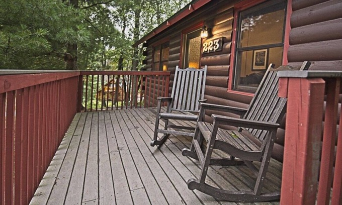 Wisconsin Dells Cabin | Christmas Mountain Village™ - 2 Bedroom Cabin