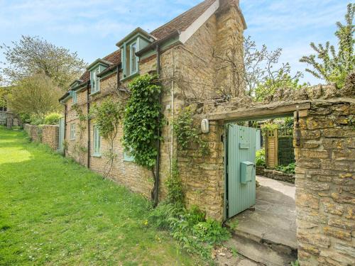 Gillingham House | Church House Cottage