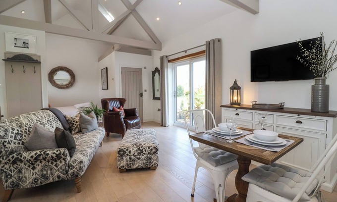 Wick St. Lawrence Cottage | Church View Retreat