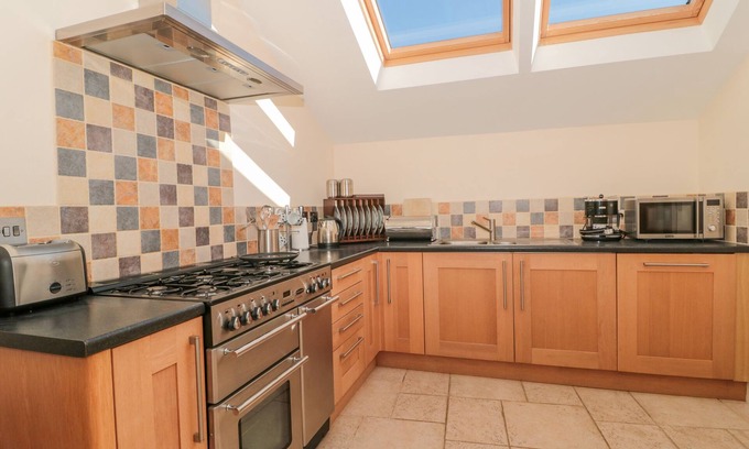 Watchet Cottage | CIDER BARN, family friendly, country holiday cottage in Watchet