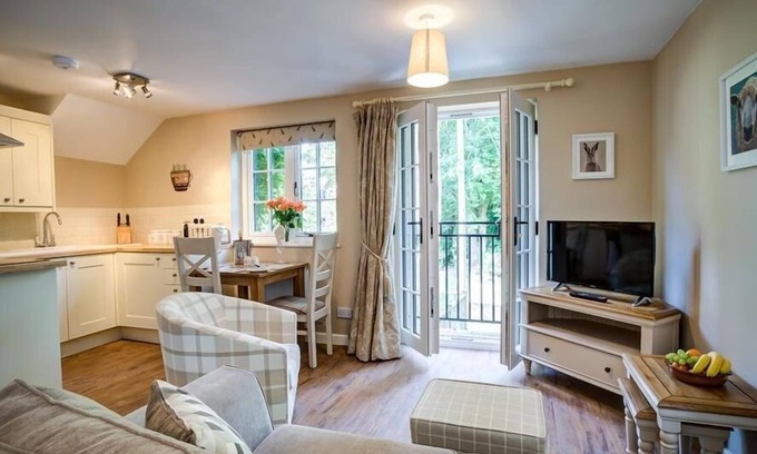 Burford Cottage | CIDER PRESS, romantic, character holiday cottage in Burford