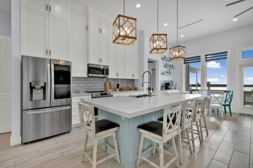 The Shores House | Cielito Lindo - Private home with hot tub home