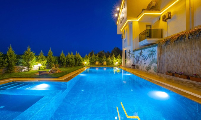 Ciftlik Hotel | Ciello Suites Otel