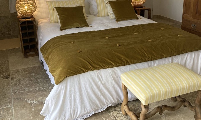 Cabrieres-dʼAigues House | CIME CABRIÈRES D'AIGUES GUEST ROOM