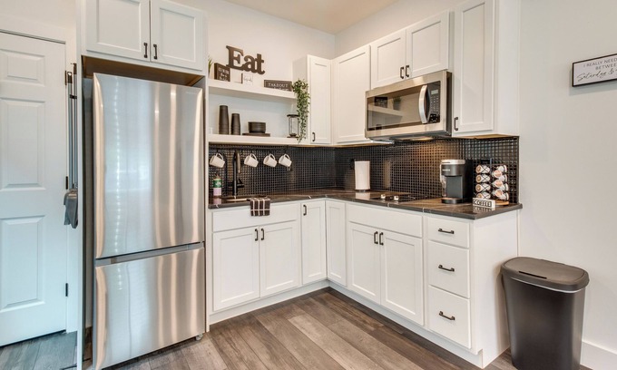 Norwood Apartment | Cincinnati Vacation Rental ~ 8 Mi to Downtown!