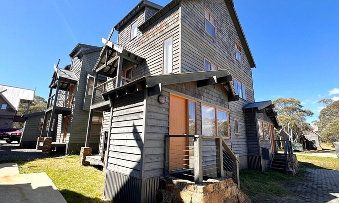 Dinner Plain Ski Chalet | Cipressa - Dinner Plain