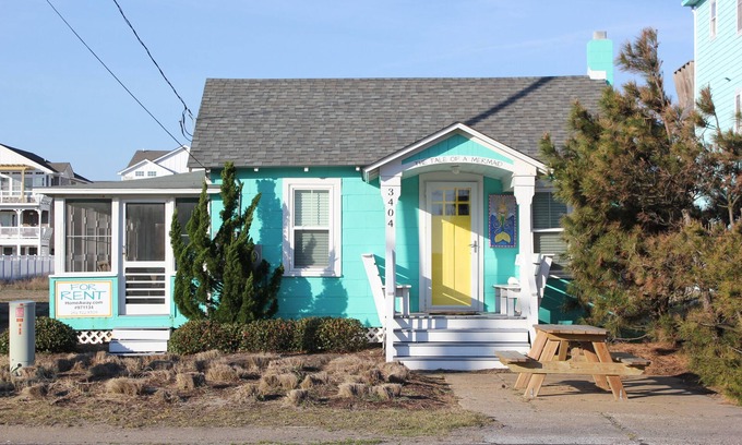 Nags Head Cottage | Circa 1953 beach cottage.this is 'old school' beach at it's best!