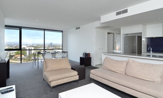 Surfers Paradise Apartment | Circle on Cavill - HR Surfers Paradise