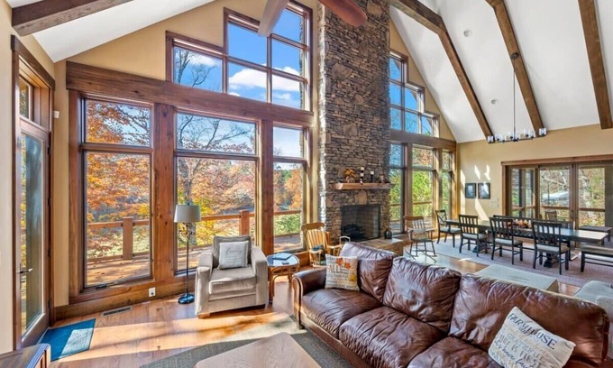 Sevierville House | Circles at Douglas - Hot Tub - Fire Place - Lake Front with Boat Dock