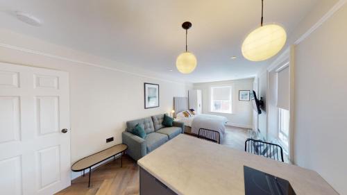 Hope Street Apartment | City Centre Cathedral Sofabed Shared Laundry