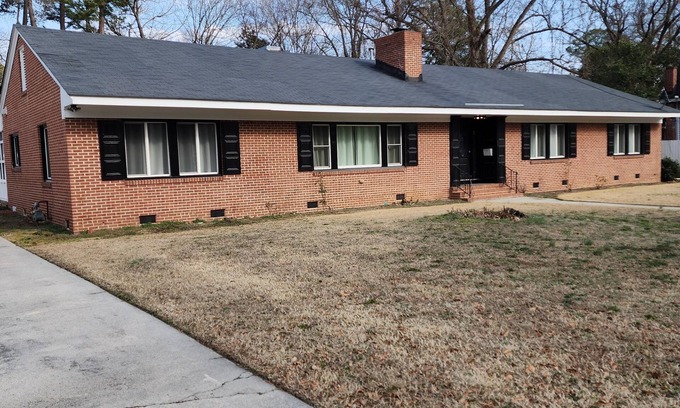 Wilson House | City Charmer, Walk to downtown Wilson, 2800 sf Duplex with detached garage!