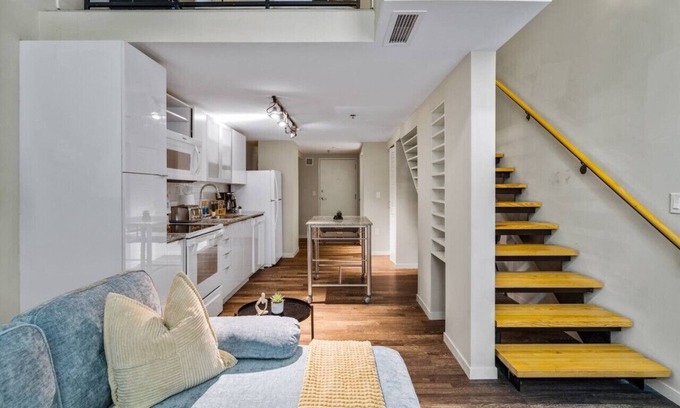Central Business District Apartment | City Club - Unit 337