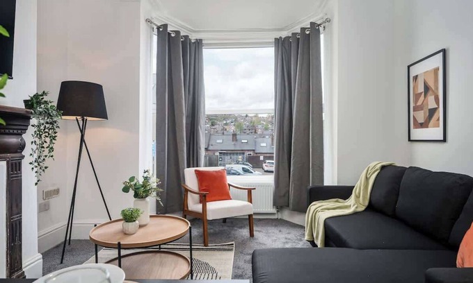 Sheffield Apartment | City Getaway for contractors and leisure stays