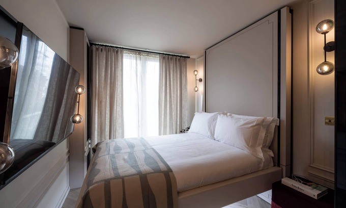 Brondesbury Park Apartment | City Getaway - Studio with Co-working, Coffee, Gym
