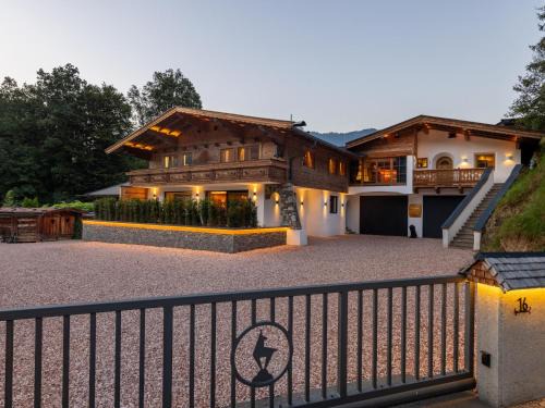 Kitzbuehel Apartment | City Hide-Away Hahnenkamm Top 1