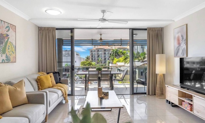 Cairns Central Business District Apartment | City Lights Experience the Best of Cairns