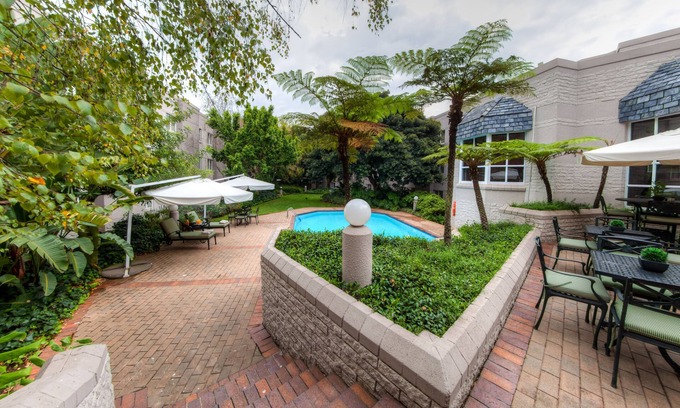 Sandown Hotel | City Lodge Hotel Sandton, Morningside