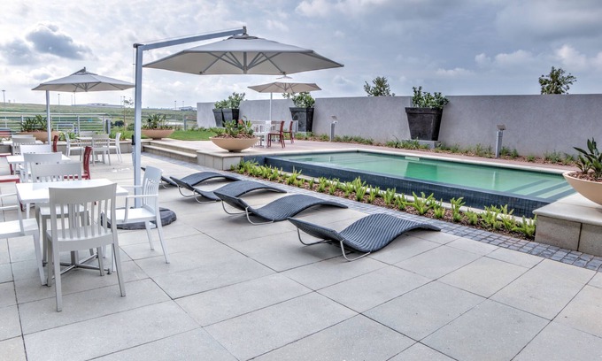 Greater Johannesburg Metropolitan Area Hotel | City Lodge Hotel Waterfall City