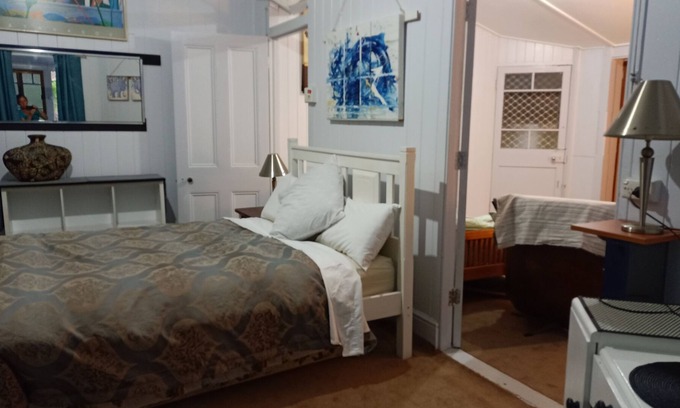 Townsville Apartment | City Queenslander charming
