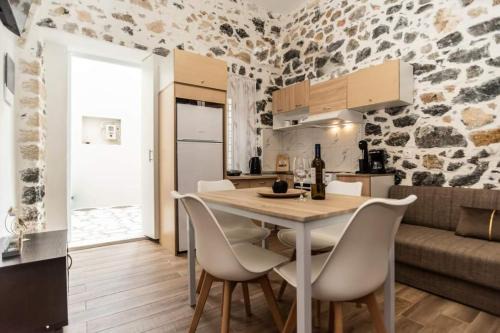 Pothia Apartment | City stone houses kalymnos 2
