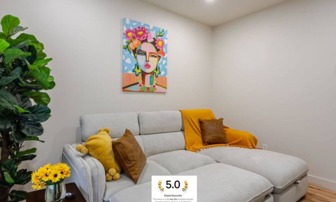 Cote-Des-Neiges—Notre-Dame-De-Grace Apartment | City Verve Modern 2BR in NDG MTL