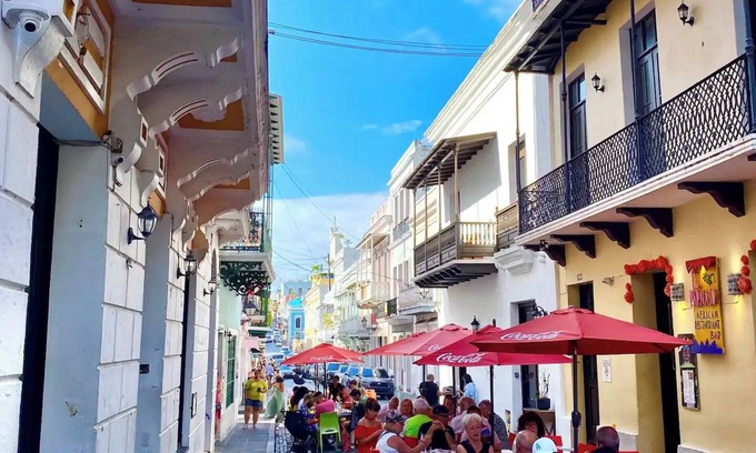 Catedral Apartment | City View 3 Bdrm.Apt for 6-Old San Juan