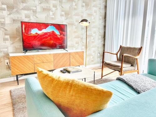 East Village Apartment | City View Apartment In Downtown