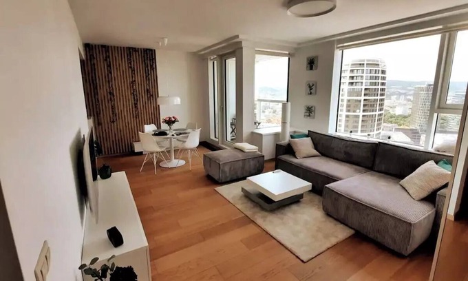 Old Town Apartment | City view from 27th floor, free parking, keyless