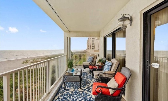 Cocoa Beach Condo | CK our supper low rates for the fall in this 3 bedroom 2 bath direct ocean front