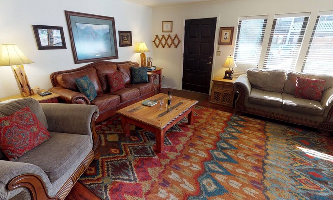 Red River Apartment | Claim Jumper #8 Townhouse with High Speed Wifi