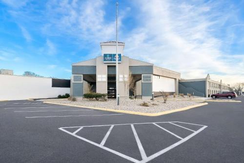 Kearney Hotel | Clarion Inn & Suites and Convention Center