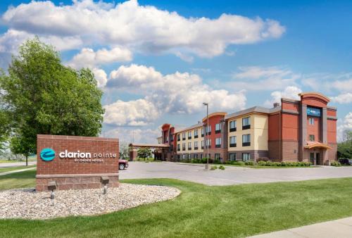Buffalo Ridge Hotel | Clarion Pointe Sioux Falls Airport