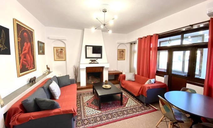 Marousi Apartment | Classic 2 Bedroom Apartment Next to Metro - Marousi