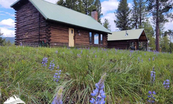 Seeley Lake Cabin | Classic Creekfront Cabins in the Montana Mountains!