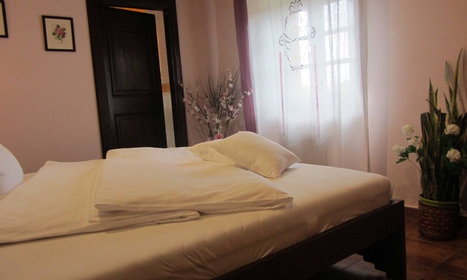 Sassetta Apartment | Classic Double Room Rosa