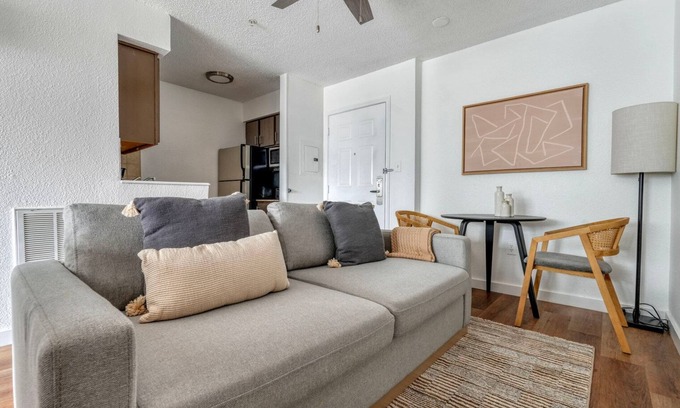 Gateway Apartment | Classic Gateway Studio w/Gym, Pool, nr Stadium, by Blueground