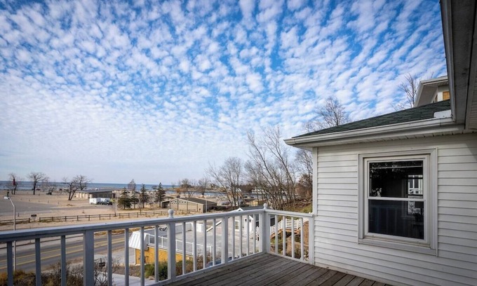 Grand Haven Cottage | Classic Lake Michigan cottage across from Grand