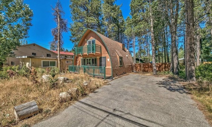 South Lake Tahoe Cabin | Classic Lake Tahoe Cabin in the heart of South Lake Tahoe.