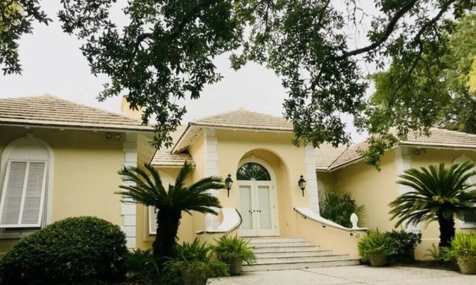 Sea Island House | Classic Sea Island Cottage with Pool and Minutes Walk to the Beach