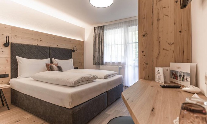 Flachau Bed & Breakfast | Classic Small - Emmy - Familienlodge Emmy