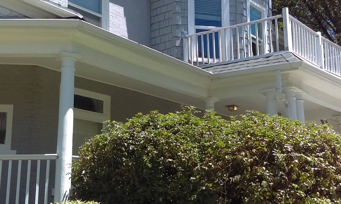 East Central Apartment | Classic Southern Style Living/Turn of the Century Home/5 mins to DT Salt Lake!
