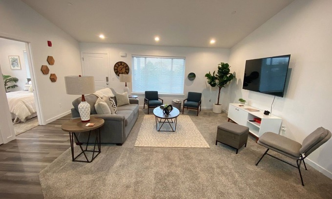 Benton County Apartment | Classy, Cozy Condo, Ideal 4 Long Stays!