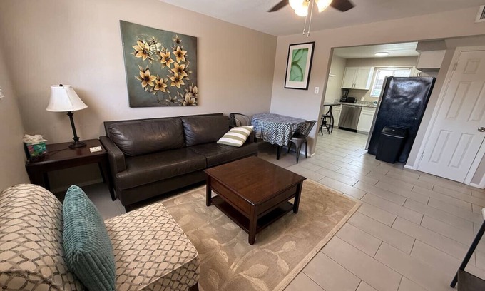 Mesa Apartment | Clean 2BR condo near Downtown Mesa - free parking