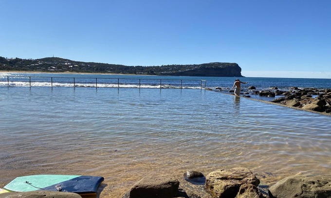 Macmasters Beach House | Clean and cheerful, family friendly, surrounded by nature - 60m from the beach