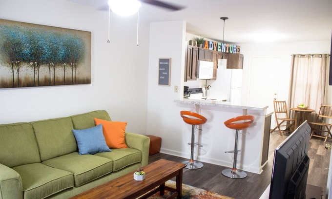 Conway House | CLEAN AND COMFY Conway TownHome!