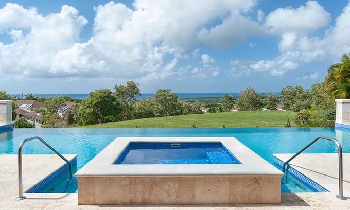 Vuemont House | Clean and modern 2 bedroom 2 Bathroom apartment located at Vuemont, St Peter