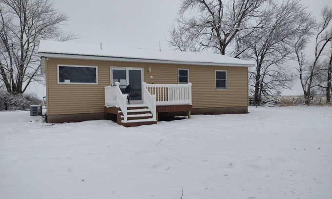 Van Buren County House | Clean Secluded Cabin in the Country