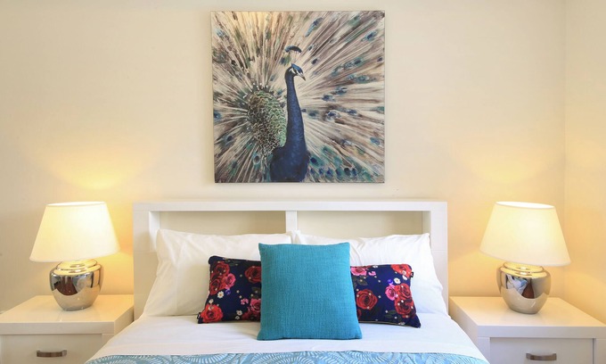 Arncliffe Apartment | Clean,Stylish Apt-5mins Airport,10 mins local shop, 15 mins to CBD, Free parking