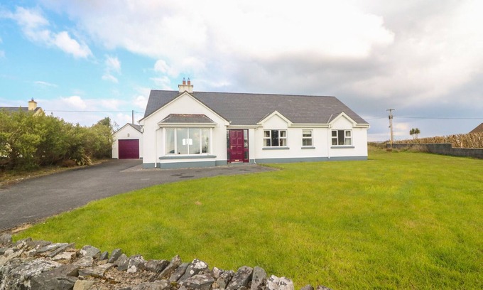 Miltown Malbay House | CLEARY COTTAGE, pet friendly in Miltown Malbay, County Clare